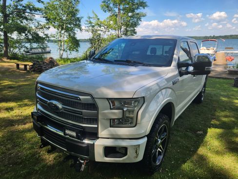Used 2015 Ford F150 Platinum w/ Equipment Group 701A Luxury AWD/4WD image 13