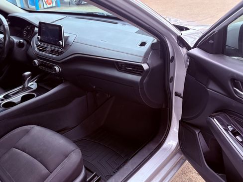 Used 2022 Nissan Altima 2.5 SV w/ SV Premium Package FWD image 6