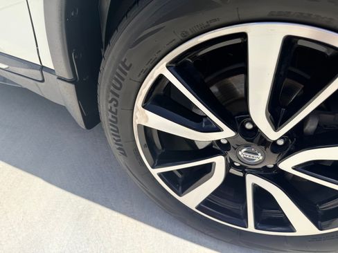 Used 2019 Nissan Rogue SL w/ Premium Package AWD/4WD image 15