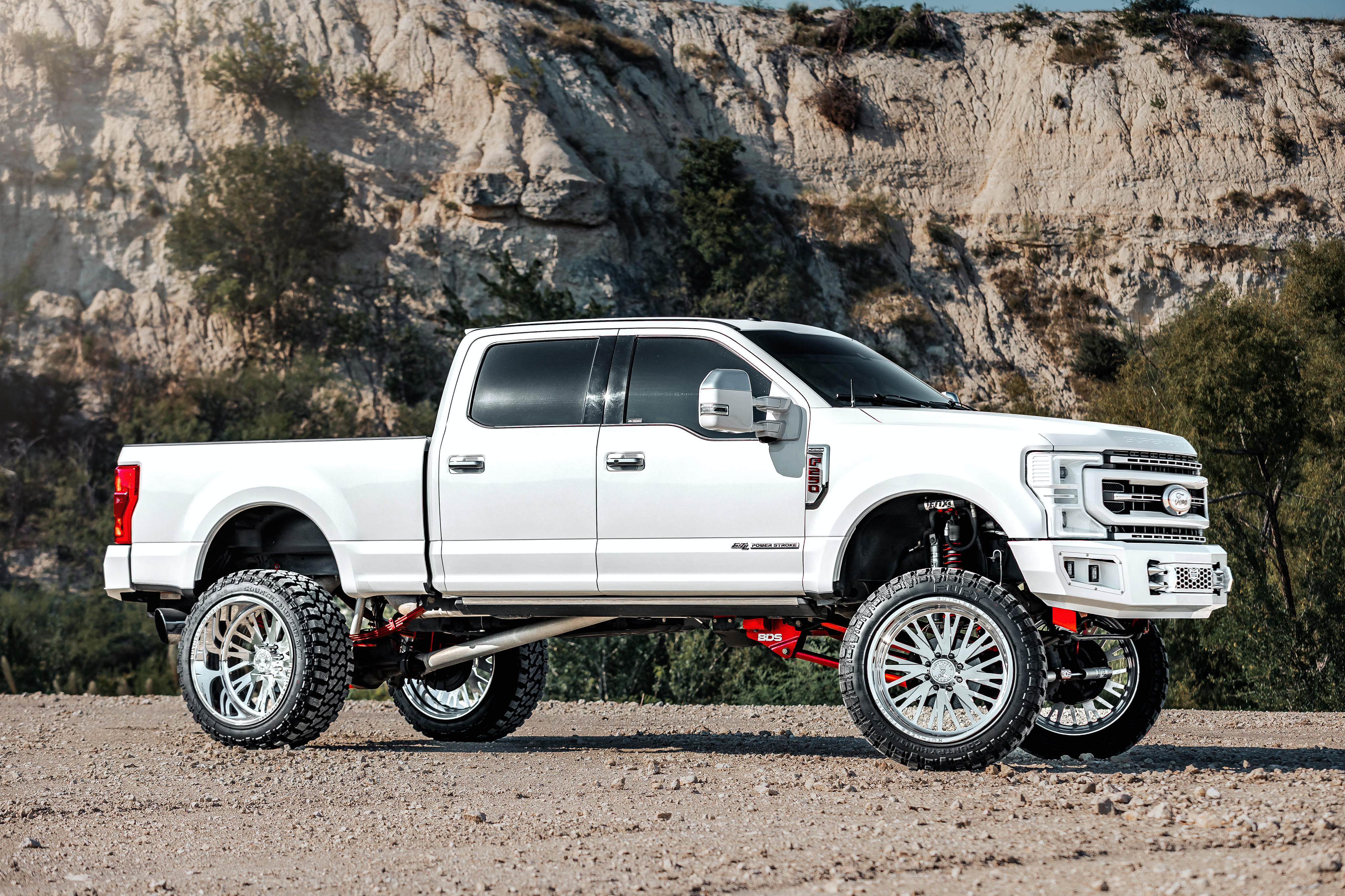 Used 2017 Ford F250 Platinum w/ Platinum Ultimate Package AWD/4WD image 8