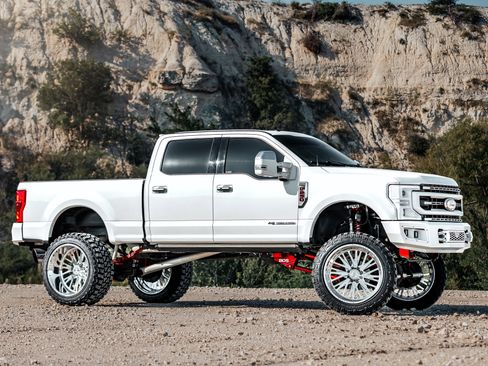 Used 2017 Ford F250 Platinum w/ Platinum Ultimate Package AWD/4WD image 8