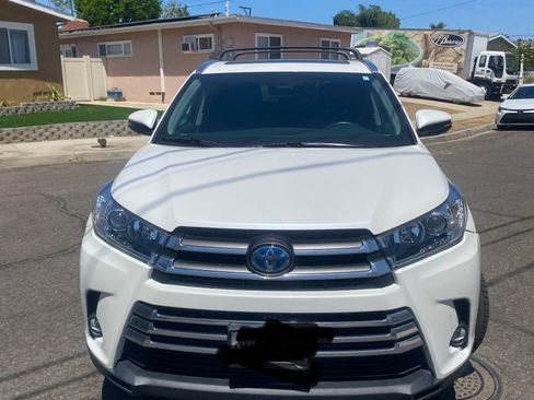 Used 2019 Toyota Highlander Limited Platinum AWD/4WD image 1