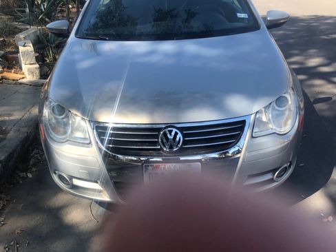 Used 2010 Volkswagen Eos Lux image 4