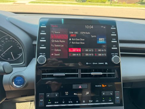Used 2019 Toyota Avalon Limited w/ Advanced Safety Package FWD image 13