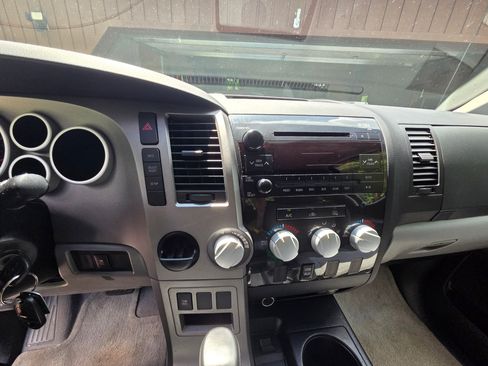 Used 2010 Toyota Tundra 2WD Double Cab image 29