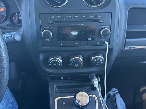 Used 2014 Jeep Patriot Sport FWD image 17