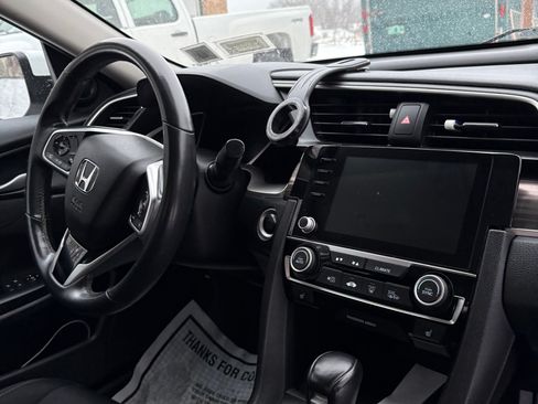 Used 2019 Honda Civic EX image 4