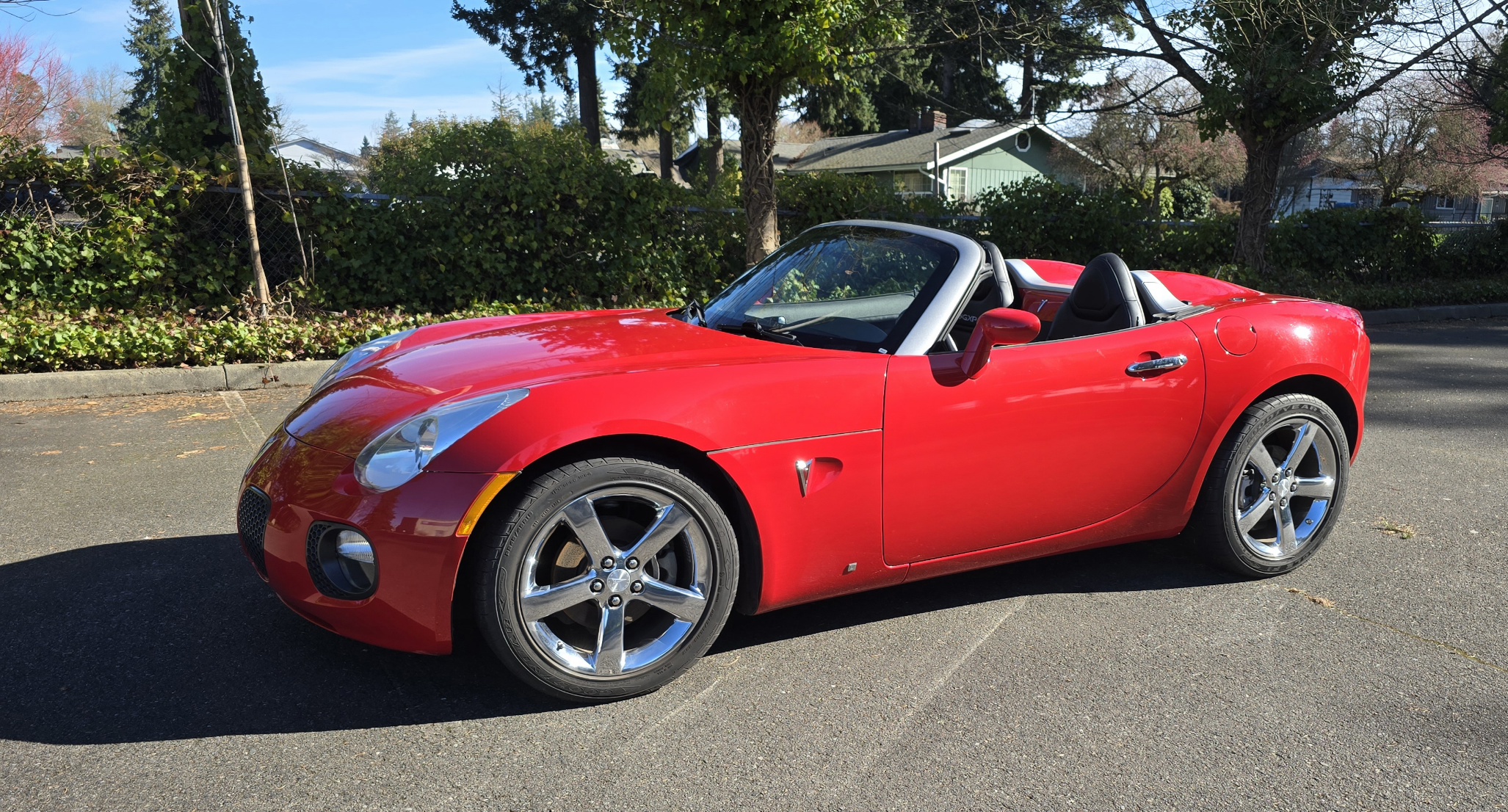 Used 2008 Pontiac Solstice GXP w/ Premium Package RWD image 10