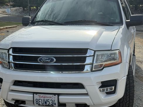 Used 2017 Ford Expedition EL XLT w/ Equipment Group 202A image 4