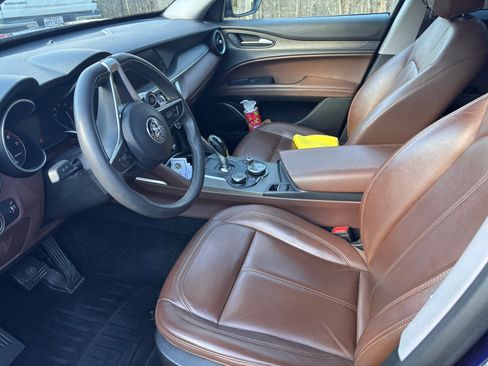 Used 2019 Alfa Romeo Stelvio Ti AWD/4WD image 6