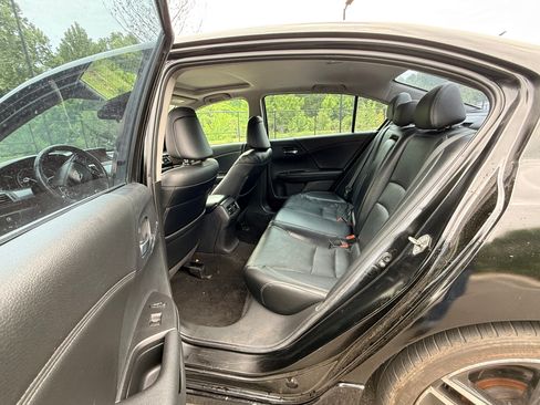 Used 2016 Honda Accord Touring image 11