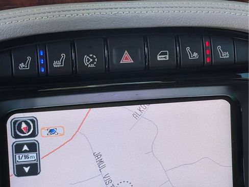 Used 2008 Jaguar XJ8 image 27