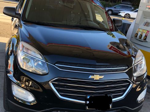 Used 2017 Chevrolet Equinox LT image 1