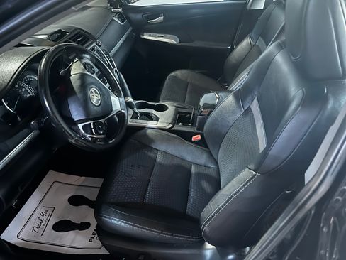 Used 2012 Toyota Camry SE image 4