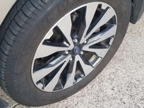 Used 2017 Subaru Outback 2.5i Limited image 21