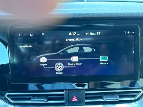 Used 2022 Kia Niro EX Premium image 9