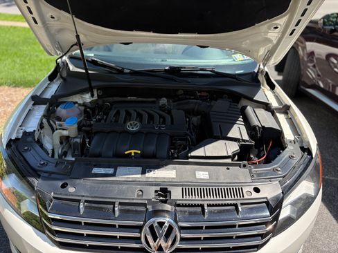 Used 2014 Volkswagen Passat 3.6 SEL Premium FWD image 10