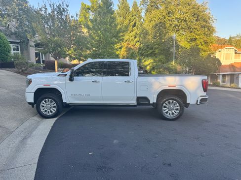 Used 2022 GMC Sierra 2500 Denali w/ Denali Ultimate Package AWD/4WD image 12