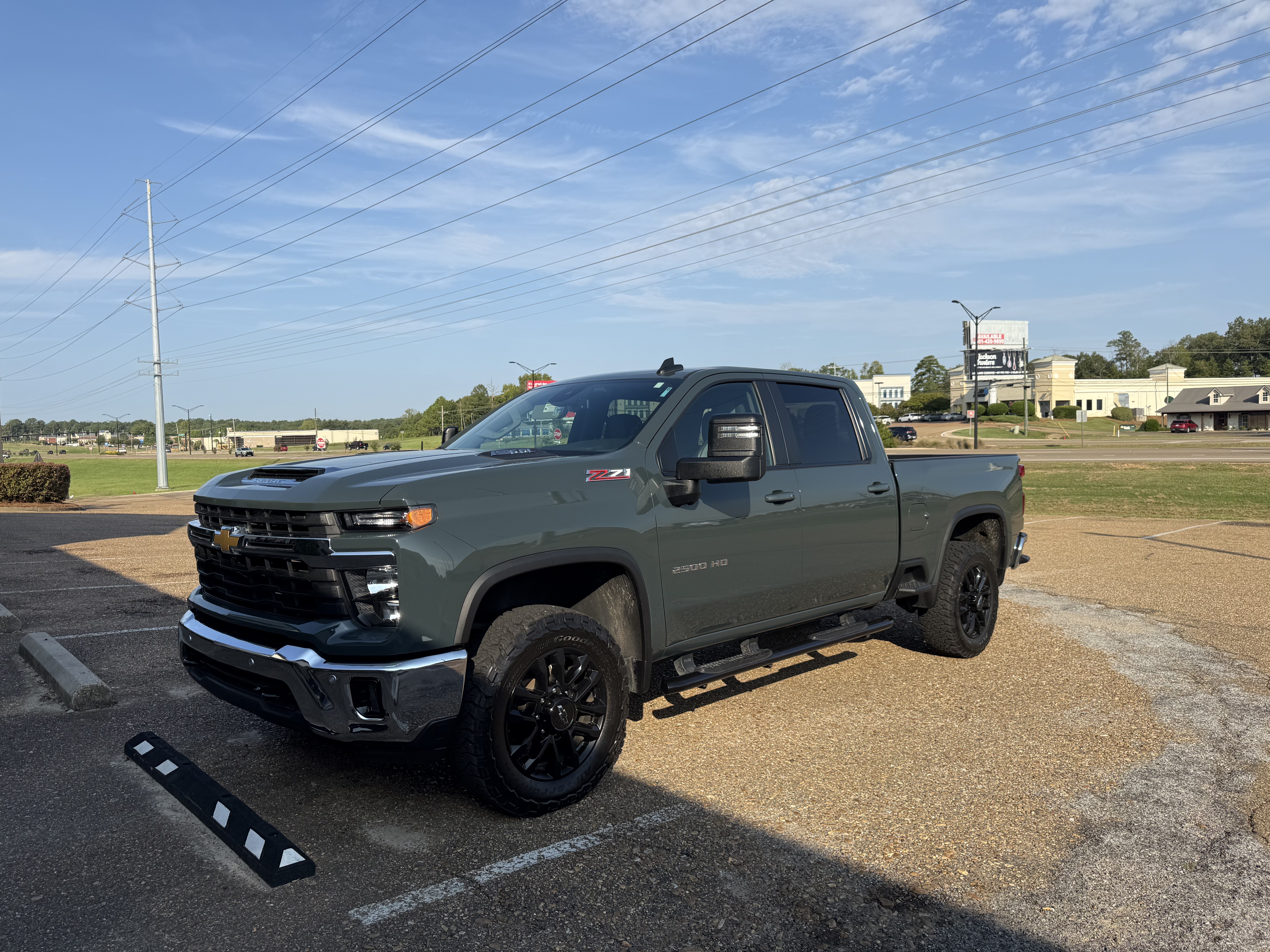 Used 2025 Chevrolet Silverado 2500 LT w/ Safety Package AWD/4WD image 1