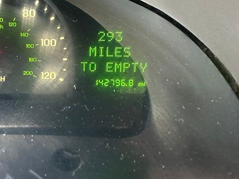 Used 2001 Lincoln Continental image 16