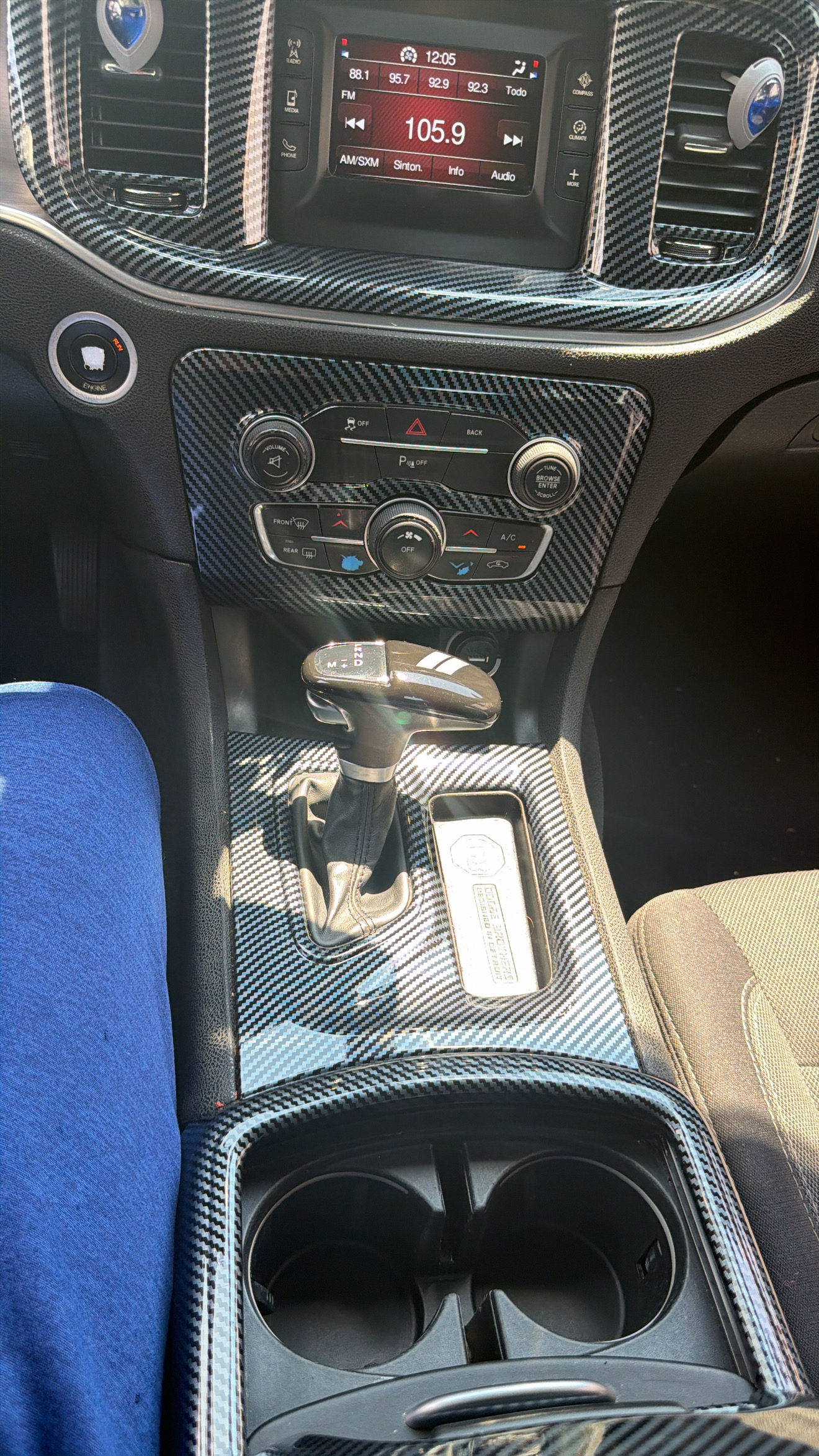 Used 2015 Dodge Charger SE w/ Power Sunroof Group RWD image 8