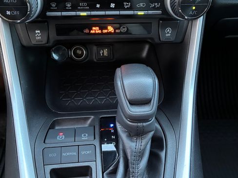 Used 2023 Toyota RAV4 XLE image 22