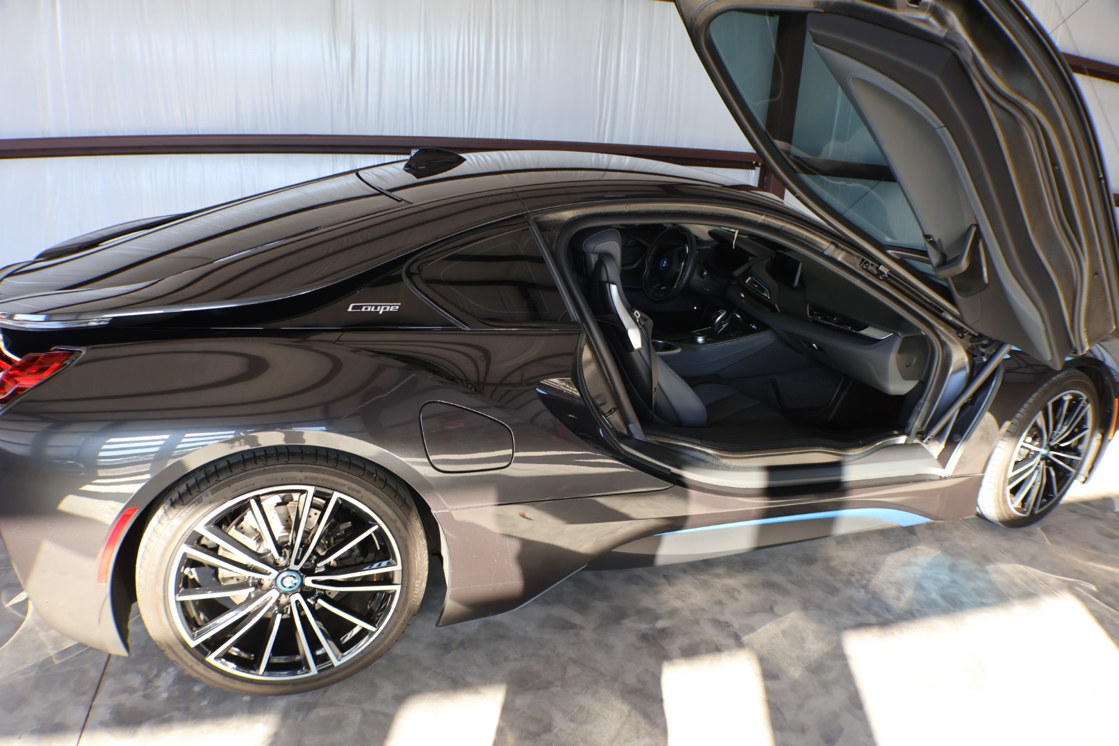 Used 2020 BMW i8 Coupe AWD/4WD image 13