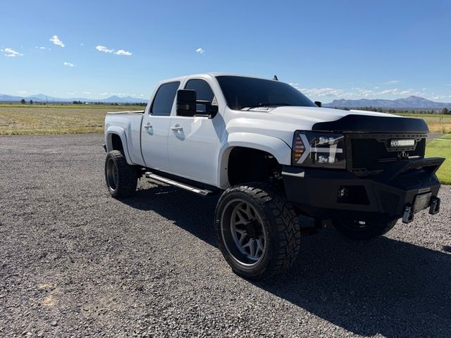 Used 2011 Chevrolet Silverado 3500 LTZ w/ LTZ Plus Package AWD/4WD image 4