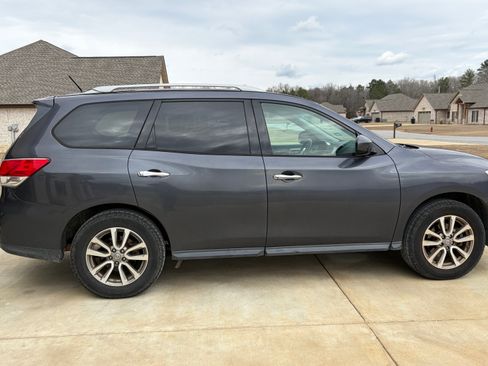 Used 2014 Nissan Pathfinder SV image 18