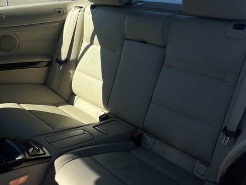 Used 2011 BMW 335i Convertible image 19