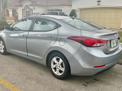 Used 2014 Hyundai Elantra SE image 4