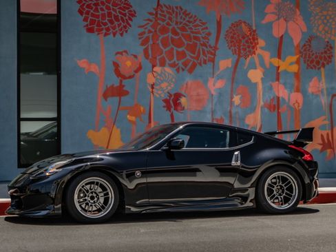 Used 2017 Nissan 370Z Coupe RWD image 1