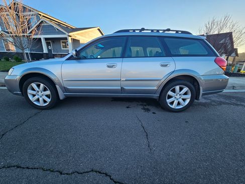 Used 2007 Subaru Outback 2.5i Limited image 4