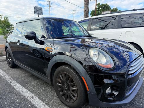 Used 2015 MINI Cooper 2-Door Hardtop image 4