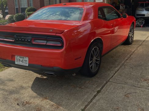 Used 2019 Dodge Challenger SXT w/ Cold Weather Group image 11