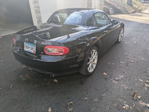 Used 2010 MAZDA MX-5 Miata Grand Touring w/ Premium Pkg image 9