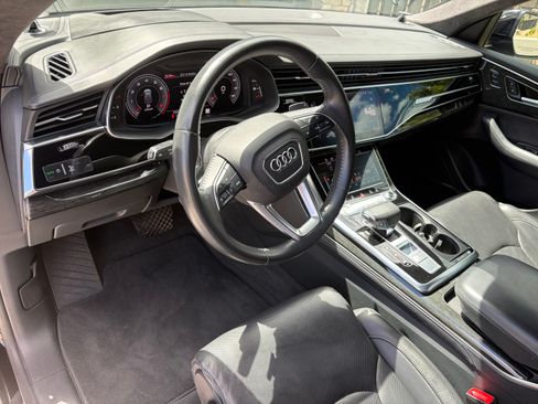 Used 2019 Audi Q8 Prestige w/ Luxury Package AWD/4WD image 8