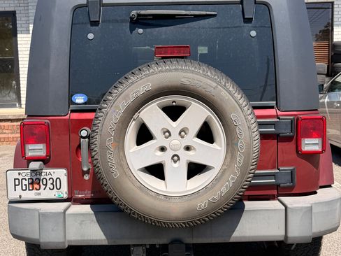 Used 2007 Jeep Wrangler Unlimited Sahara RWD image 8