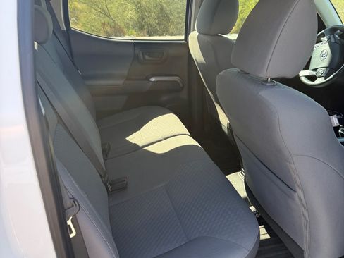 Used 2020 Toyota Tacoma SR5 image 12