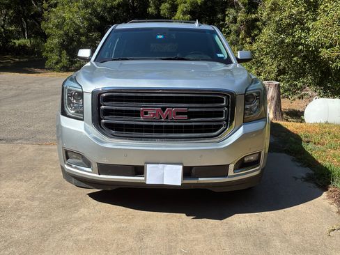 Used 2019 GMC Yukon XL SLT w/ Open Road Package AWD/4WD image 5