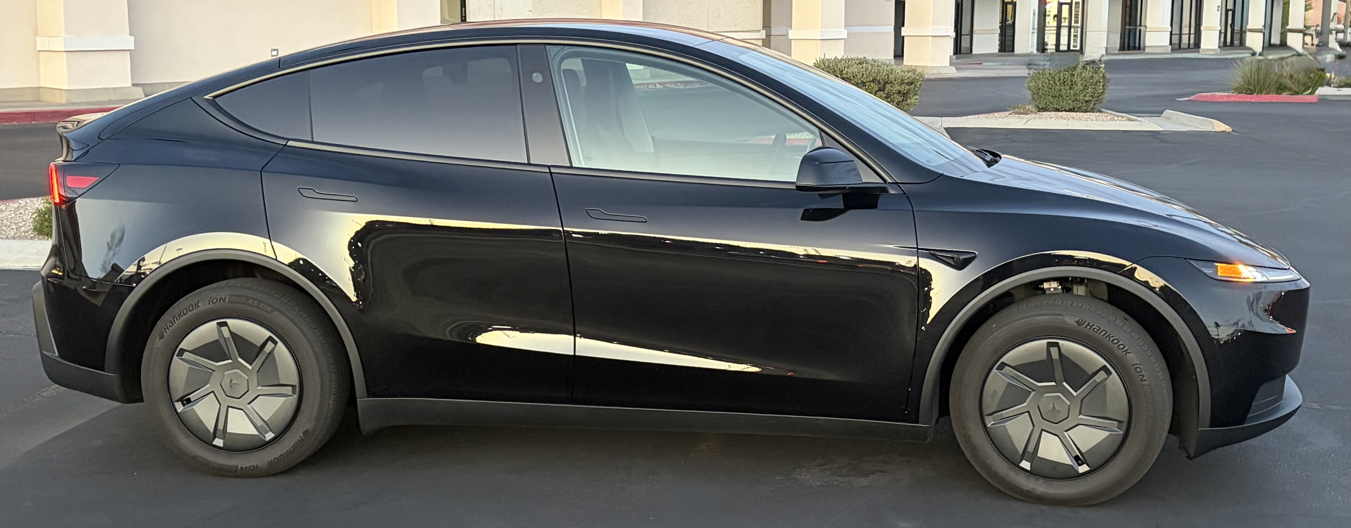 Used 2026 Tesla Model Y 2WD image 6
