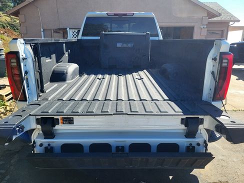 Used 2025 GMC Sierra 3500 Denali w/ Denali Reserve Package image 9