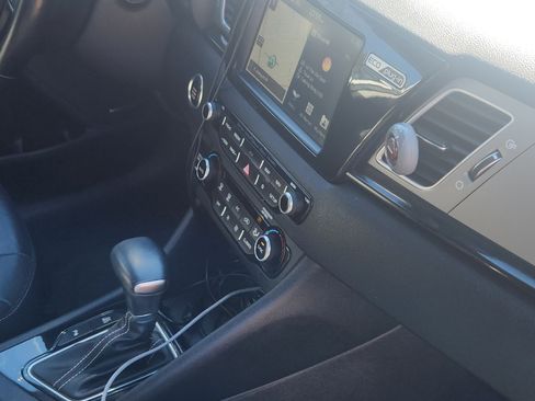 Used 2019 Kia Niro EX Premium w/ Sunroof Package image 11