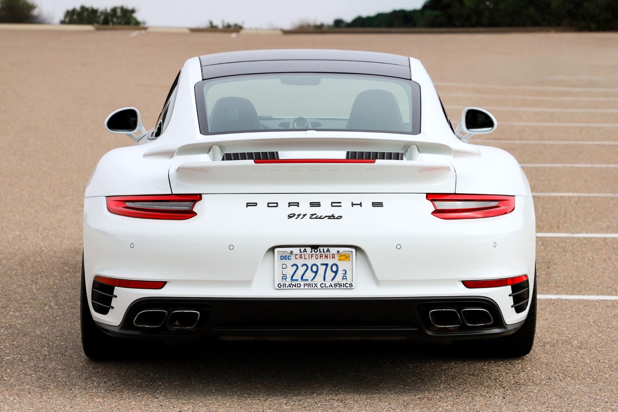 Used 2018 Porsche 911 4 Coupe AWD/4WD image 11