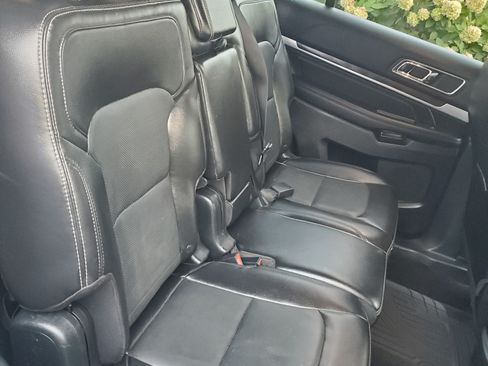 Used 2018 Ford Explorer Limited image 21