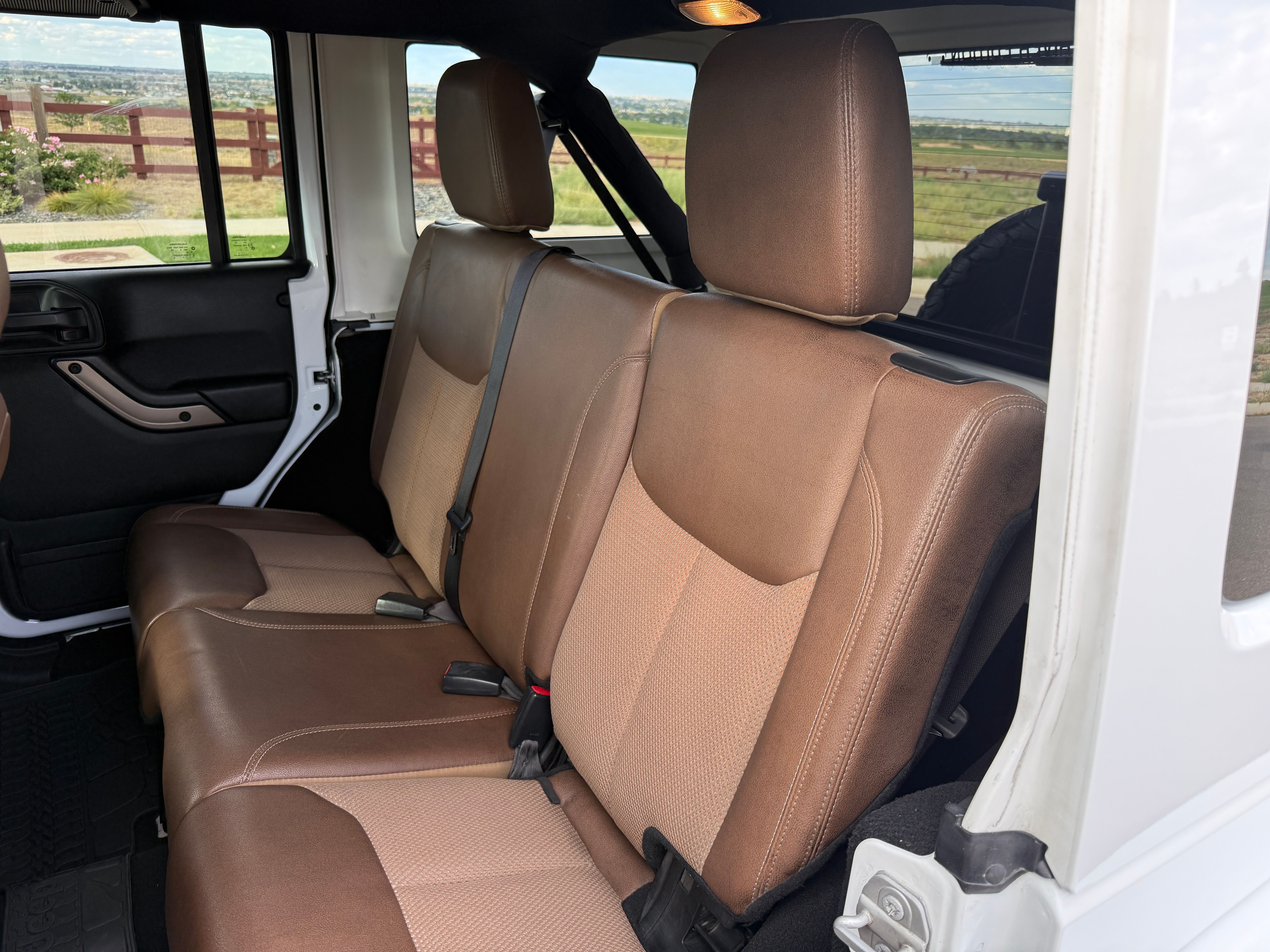Used 2017 Jeep Wrangler Unlimited Sahara AWD/4WD image 19