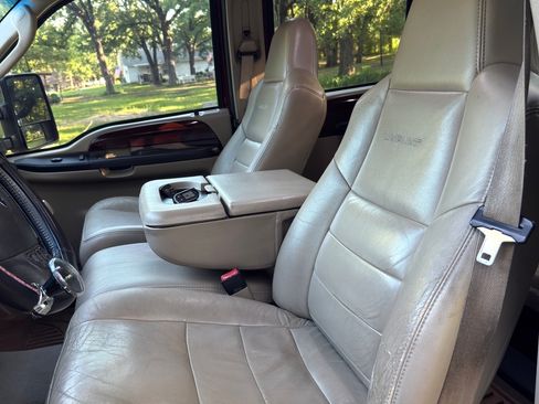 Used 2006 Ford F250 Lariat AWD/4WD image 5
