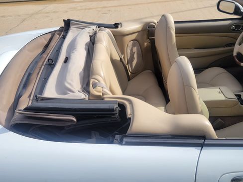 Used 2000 Jaguar XK8 Convertible image 10