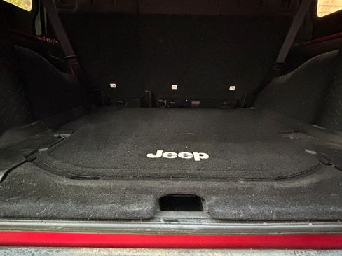 Used 2014 Jeep Wrangler Unlimited Sport w/ Quick Order Package 24S AWD/4WD image 9
