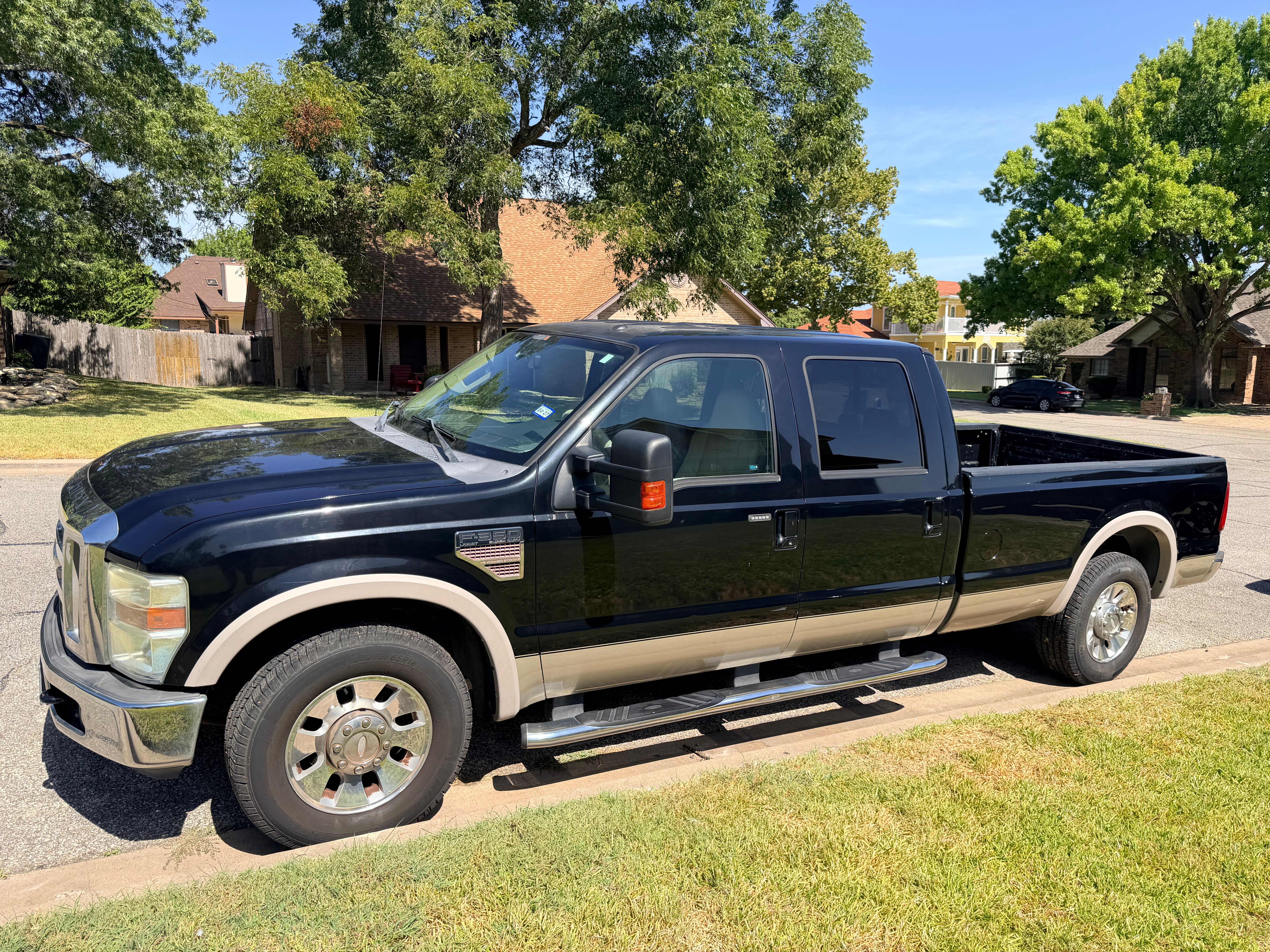 Used 2010 Ford F350 Lariat RWD image 2
